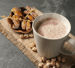 Erdmandelmilch mit Erdmandeln und Deglet Nour Datteln