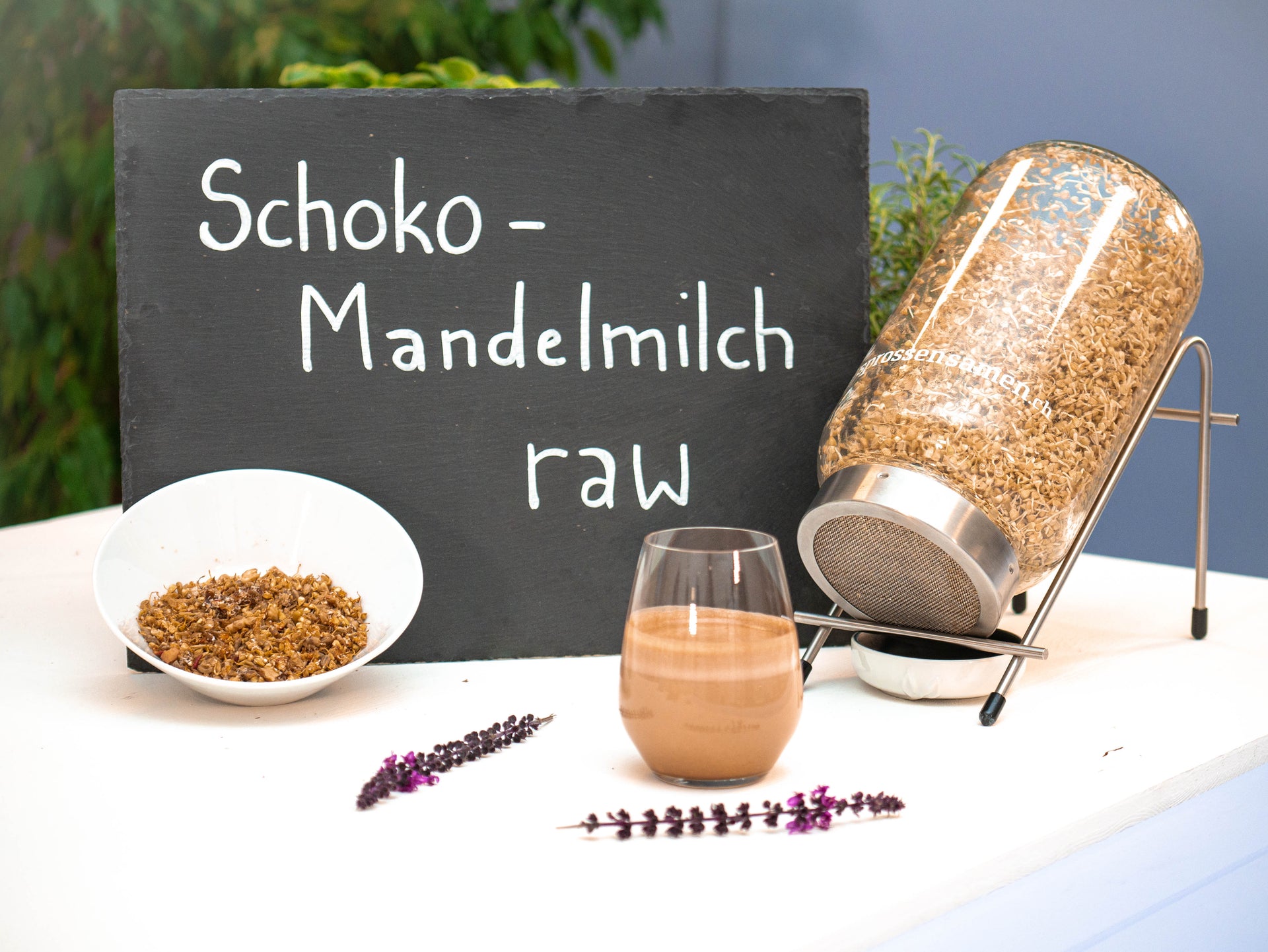Mandel- Schoko Milch/ Drink raw mit Mandelpüree