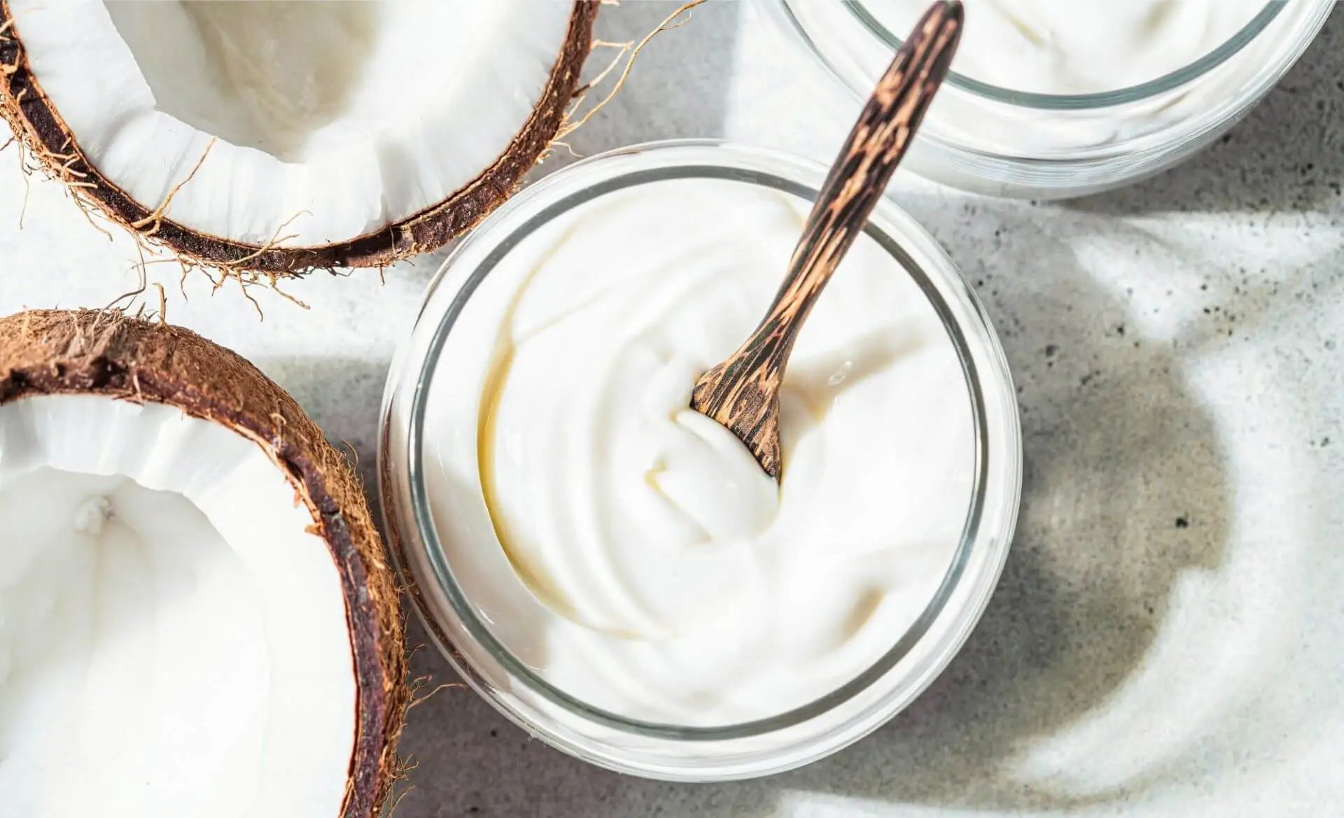 Selbstgemachtes Kokosjoghurt – probiotisch, laktosefrei und vegan, reich an Nährstoffen für eine gesunde Darmflora